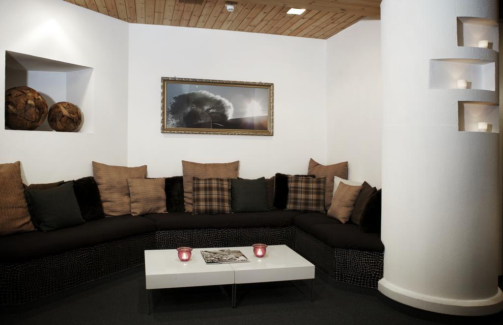 Arena Lodge Φιλμς Εξωτερικό φωτογραφία